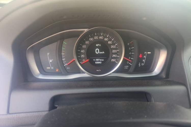 Used Volvo XC60 2017 T5 AWD Smart Upgrade Model Instrument Cluster