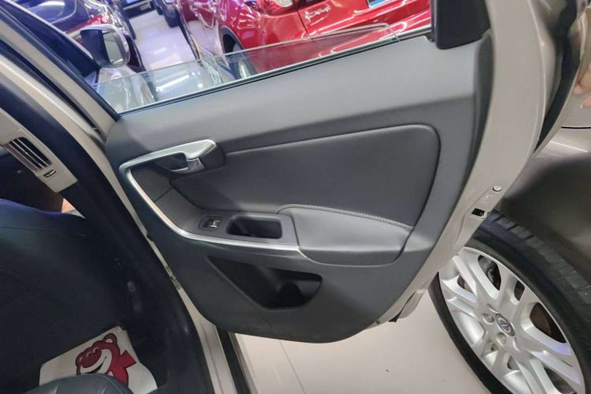 Used Volvo XC60 2017 T5 Smart Upgrade Edition Interior 6