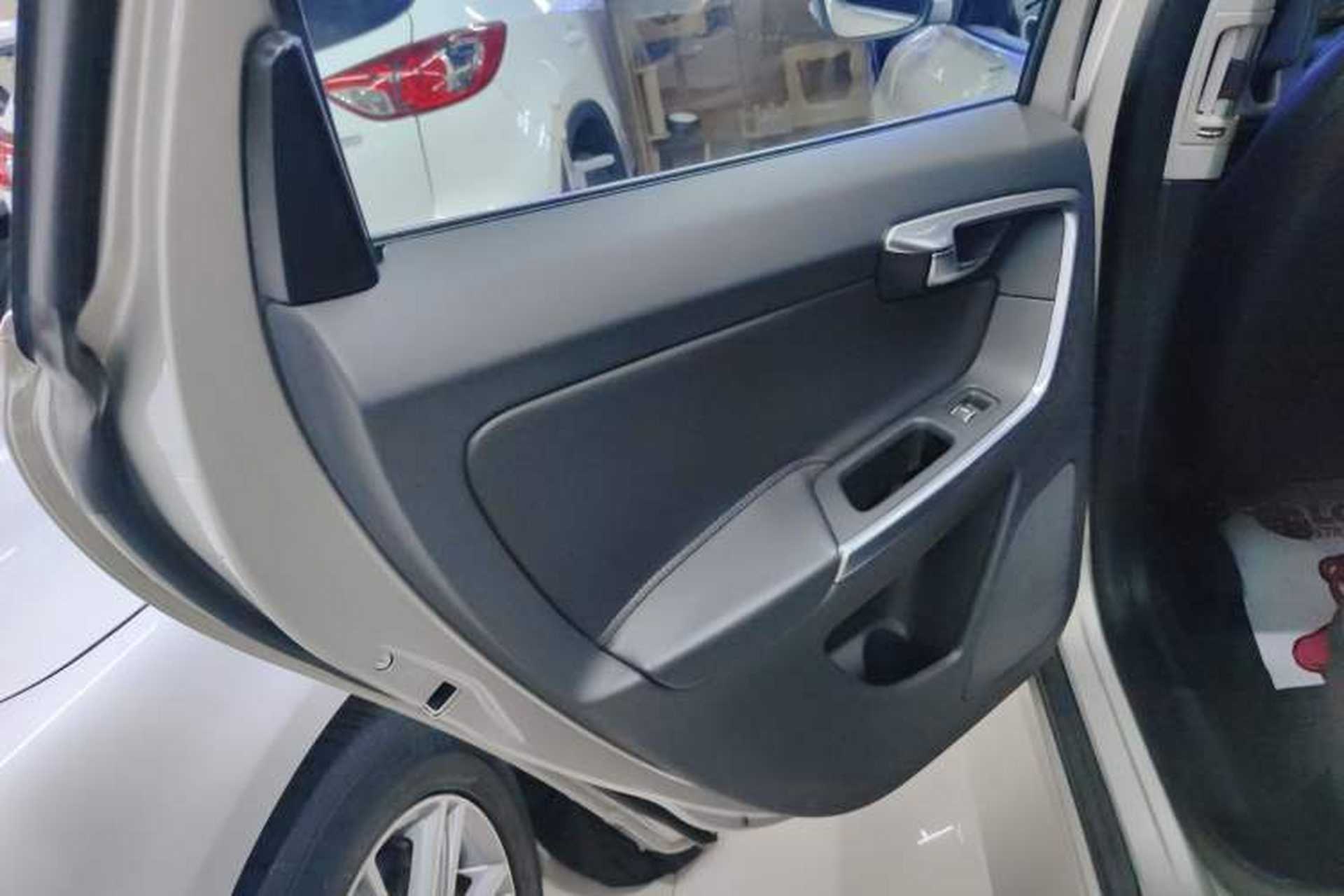 Used Volvo XC60 2017 T5 Smart Upgrade Edition Interior 8