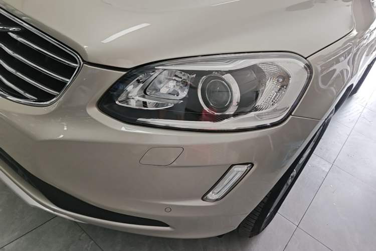 Used Volvo XC60 2017 T5 AWD Smart Upgrade Edition Left Front Headlight