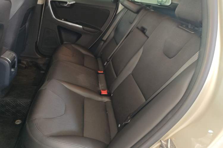 Used Volvo XC60 2017 T5 Smart Edition Left Rear Seat