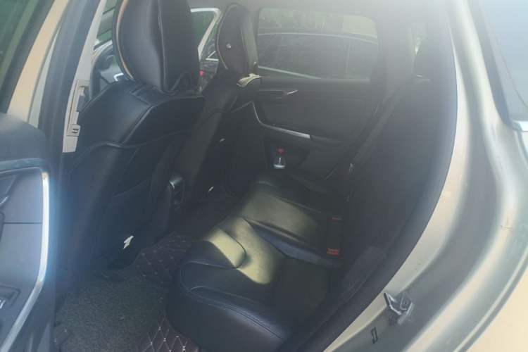 Used Volvo XC60 2017 T5 AWD Smart Upgrade Model Left Rear Seat