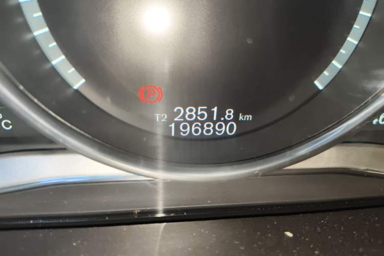 Used Volvo XC60 2017 T5 AWD Smart Upgrade Edition Odometer Close Up