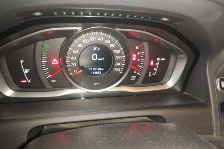 Used Volvo XC60 2017 T5 Smart Upgrade Edition Odometer Close Up