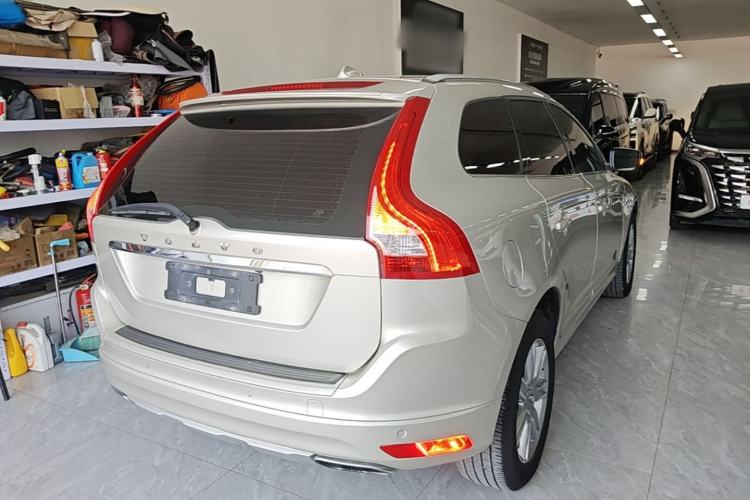 Used Volvo XC60 2017 T5 AWD Smart Upgrade Edition Rear Right 45 Deg