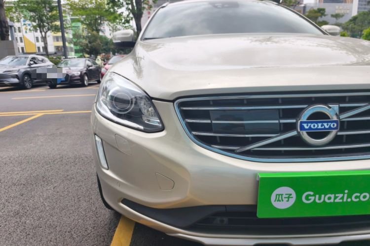 Used Volvo XC60 2017 T5 AWD Smart Upgrade Edition Right Front Headlight