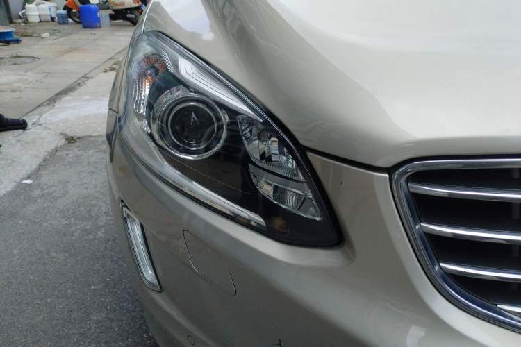 Used Volvo XC60 2017 T5 Smart Upgrade Edition Right Front Headlight
