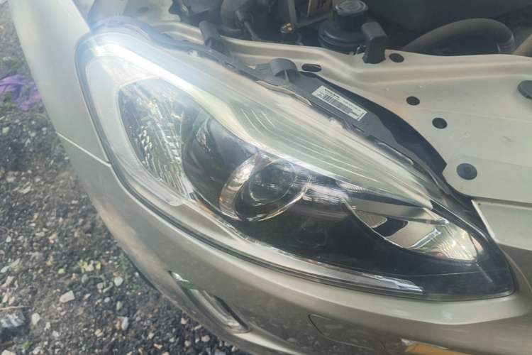 Used Volvo XC60 2017 T5 AWD Smart Upgrade Model Right Front Headlight