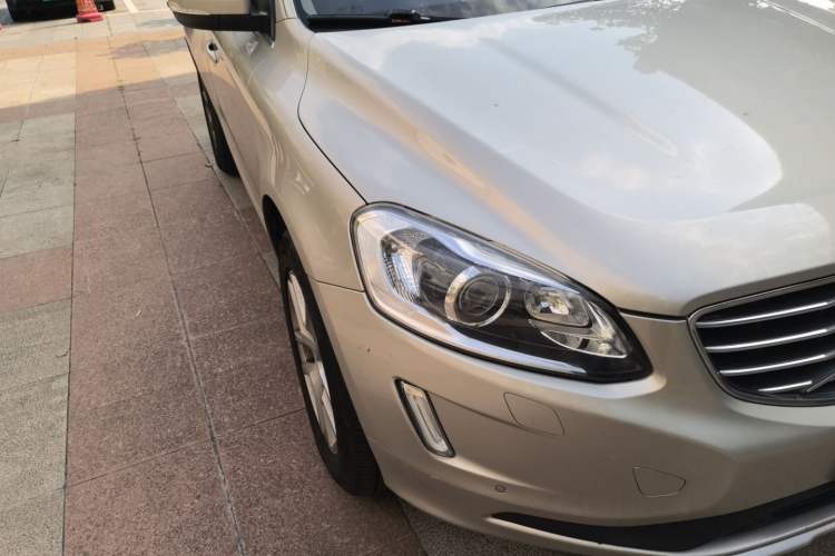 Used Volvo XC60 2017 T5 Smart Upgrade Edition Right Front Headlight