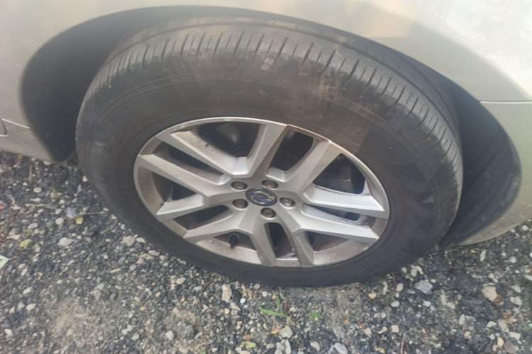 Used Volvo XC60 2017 T5 AWD Smart Upgrade Model Right Front Wheel Hub