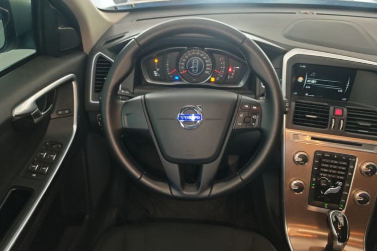 Used Volvo XC60 2017 T5 Smart Edition Steering Wheel