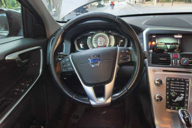 Used Volvo XC60 2017 T5 AWD Smart Upgrade Edition Steering Wheel