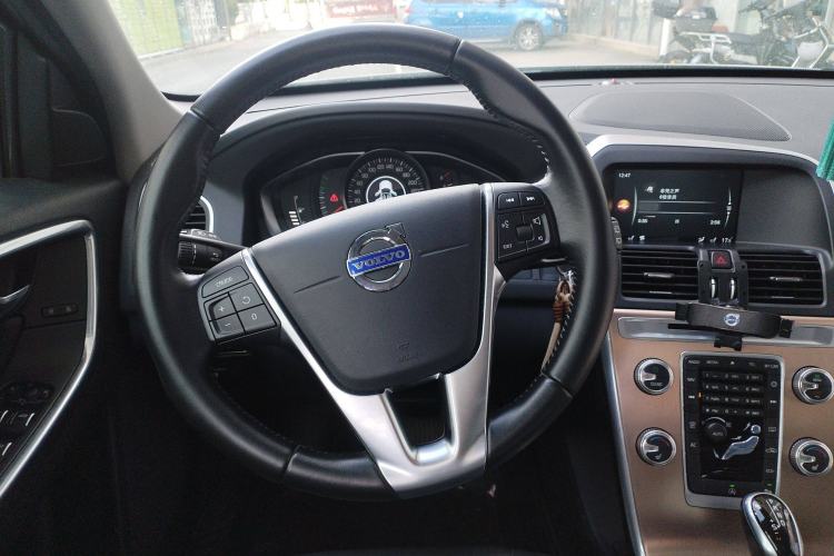 Used Volvo XC60 2017 T5 Smart Upgrade Edition Steering Wheel