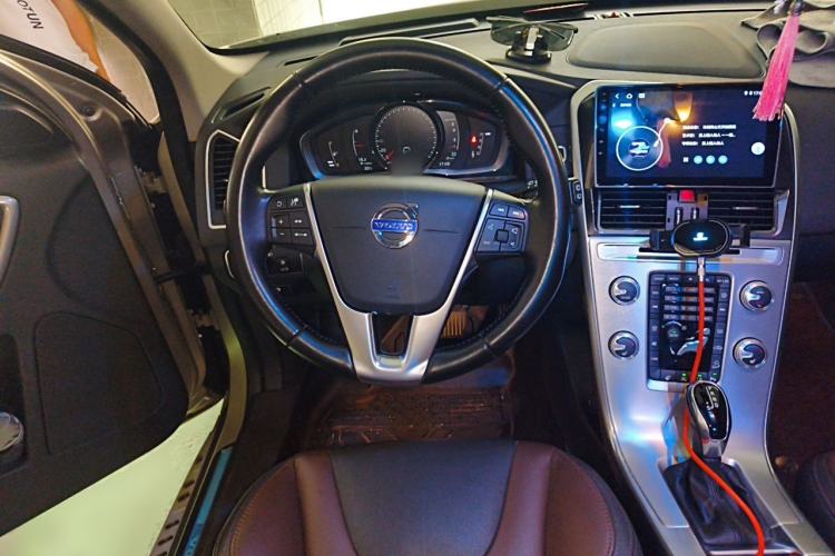 Used Volvo XC60 2017 T5 AWD Smart Upgrade Edition Steering Wheel