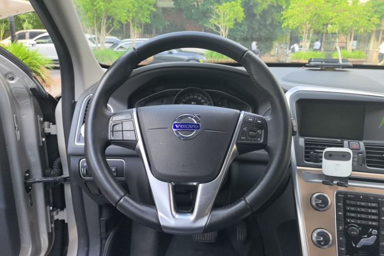 Used Volvo XC60 2017 T5 Smart Upgrade Edition Steering Wheel