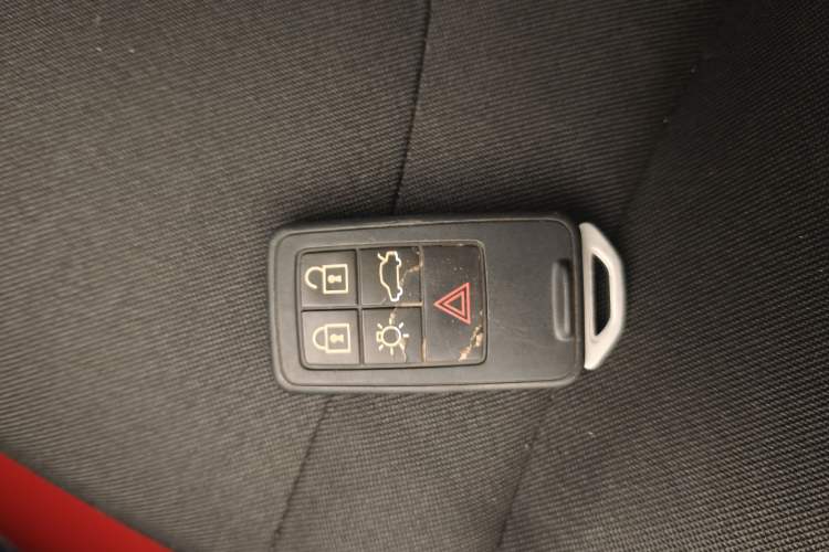 Used Volvo XC60 2017 T5 Smart Edition Vehicle Key