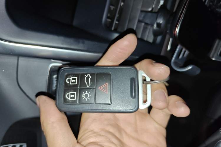 Used Volvo XC60 2017 T5 Smart Upgrade Edition Vehicle Key