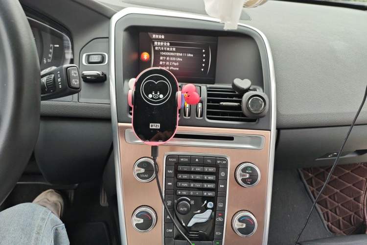 Used Volvo XC60 2017 T5 Smart Upgrade Edition Audio And AC Panel