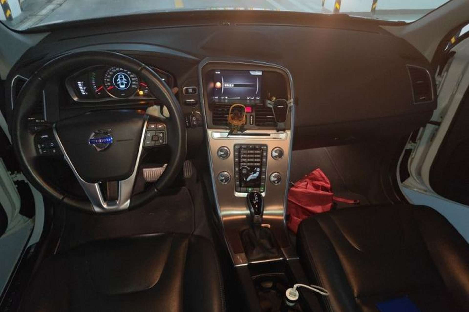 Used Volvo XC60 2017 T5 Smart Upgrade Edition Center Console