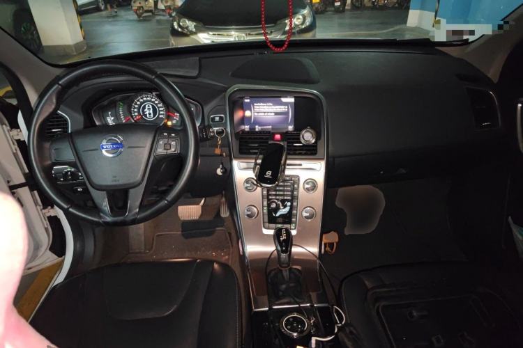 Used Volvo XC60 2017 T5 Smart Upgrade Edition Center Console