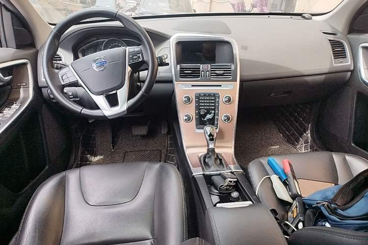 Used Volvo XC60 2017 T5 Smart Upgrade Edition Center Console