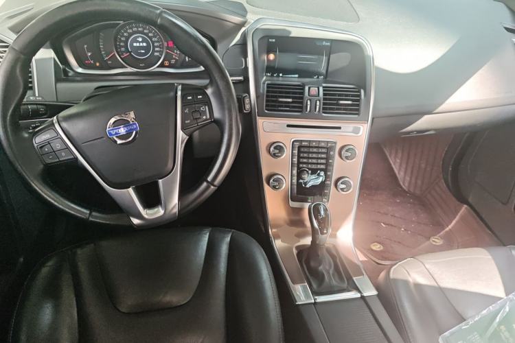 Used Volvo XC60 2017 T5 Smart Upgrade Edition Center Console