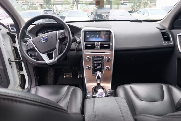 Used Volvo XC60 2017 T5 Smart Upgrade Edition Center Console