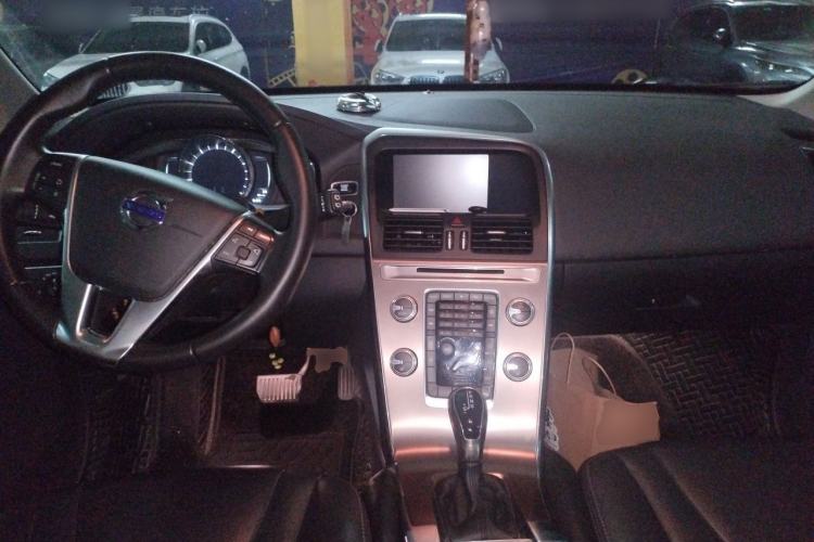 Used Volvo XC60 2017 T5 Smart Upgrade Edition Center Console
