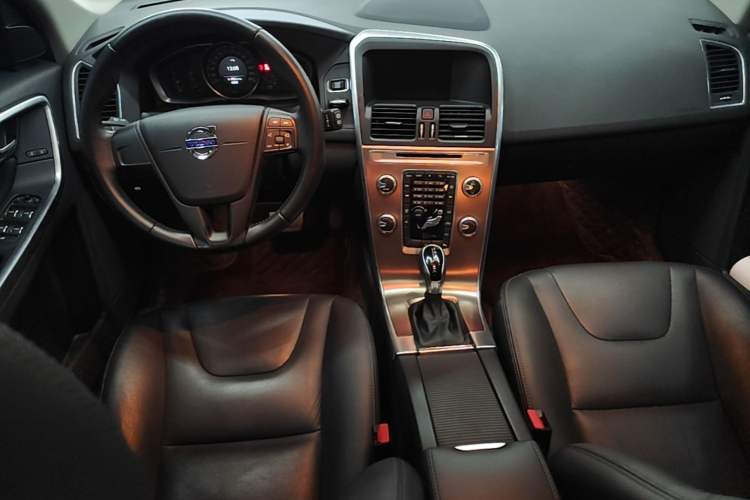 Used Volvo XC60 2017 T5 Smart Upgrade Edition Center Console