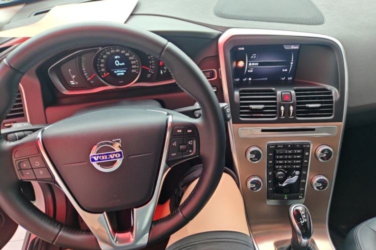 Used Volvo XC60 2017 T5 Smart Upgrade Edition Center Console