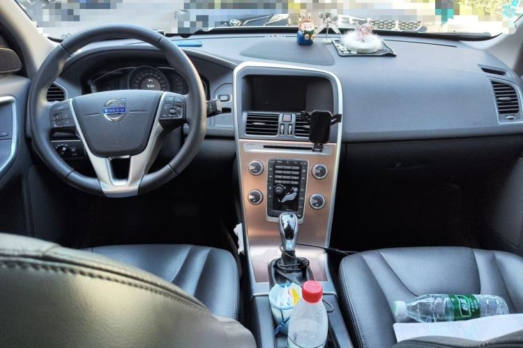 Used Volvo XC60 2017 T5 Smart Upgrade Edition Center Console
