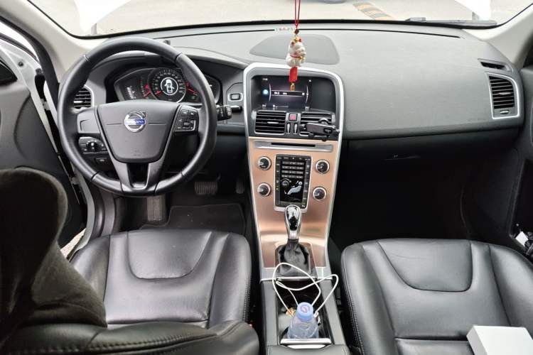 Used Volvo XC60 2017 T5 Smart Upgrade Edition Center Console