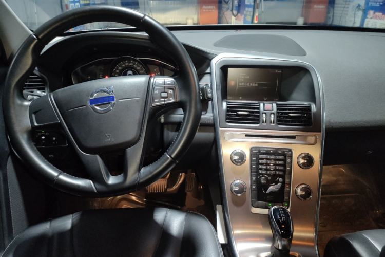 Used Volvo XC60 2017 T5 Smart Upgrade Edition Center Console