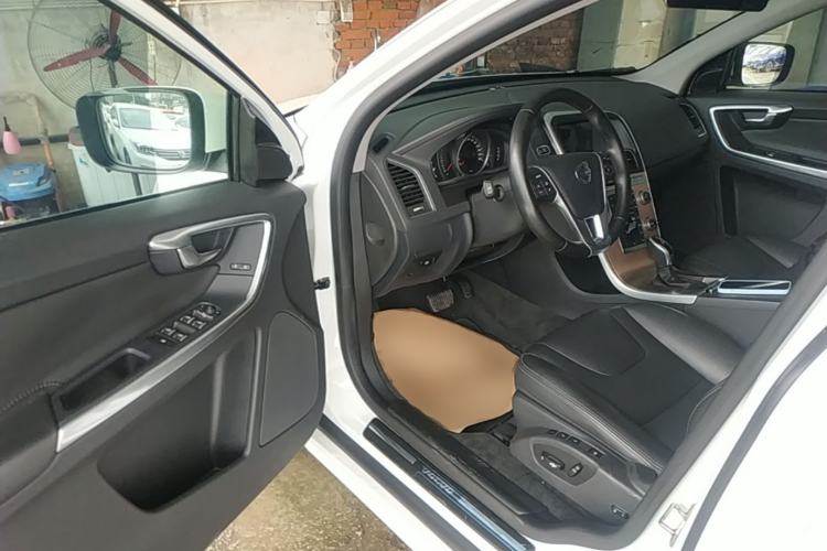 Used Volvo XC60 2017 T5 Smart Upgrade Edition Driver Seat