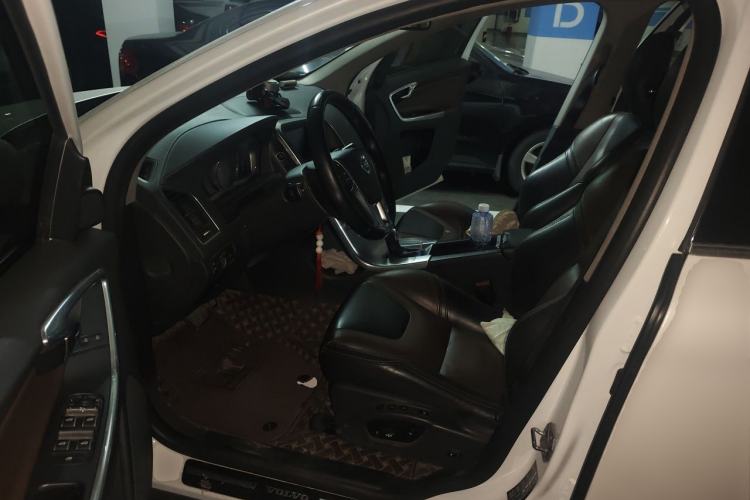 Used Volvo XC60 2017 T5 AWD Smart Range Edition Driver Seat