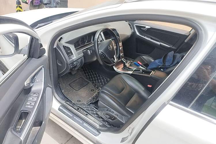 Used Volvo XC60 2017 T5 Smart Upgrade Edition Driver Seat