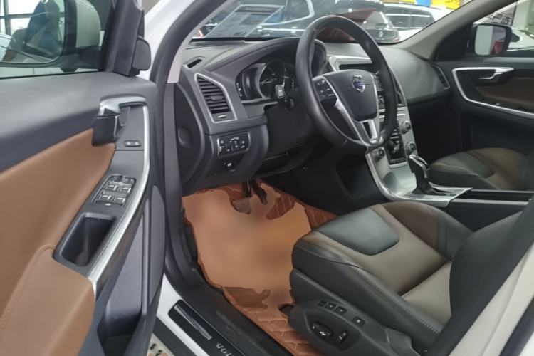 Used Volvo XC60 2017 T5 AWD Smart Range Edition Driver Seat