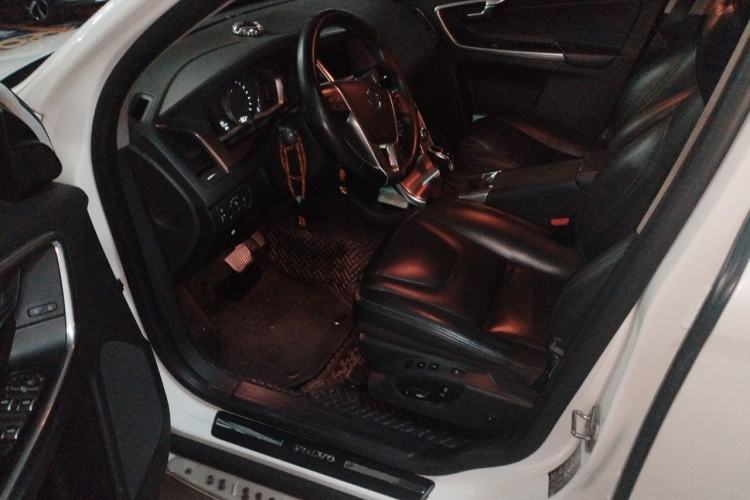 Used Volvo XC60 2017 T5 Smart Upgrade Edition Driver Seat