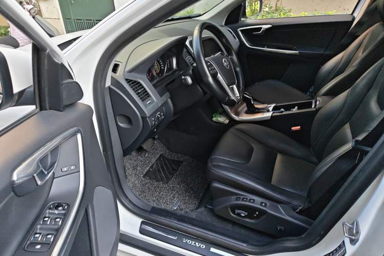 Used Volvo XC60 2017 T5 Smart Upgrade Edition Driver Seat