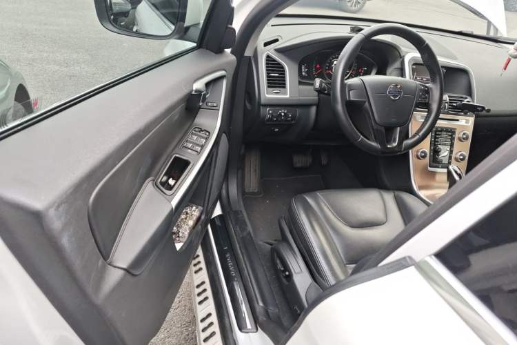 Used Volvo XC60 2017 T5 Smart Upgrade Edition Driver Seat