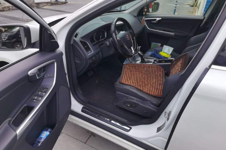 Used Volvo XC60 2017 T5 AWD Smart Upgrade Edition Driver Seat