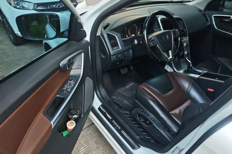 Used Volvo XC60 2017 T5 AWD Smart Upgrade Edition Driver Seat