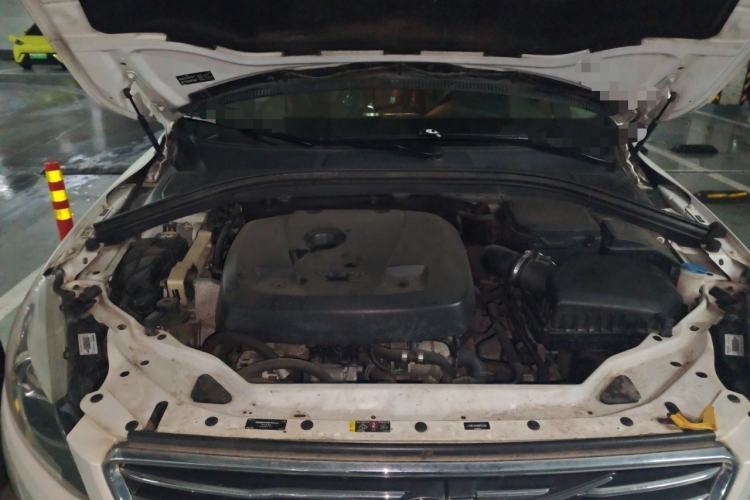 Used Volvo XC60 2017 T5 Smart Upgrade Edition Engine Bay