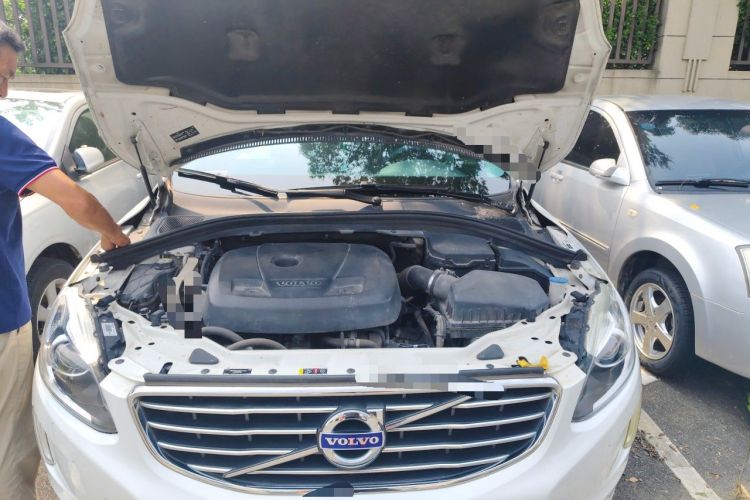 Used Volvo XC60 2017 T5 Smart Upgrade Edition Engine Bay