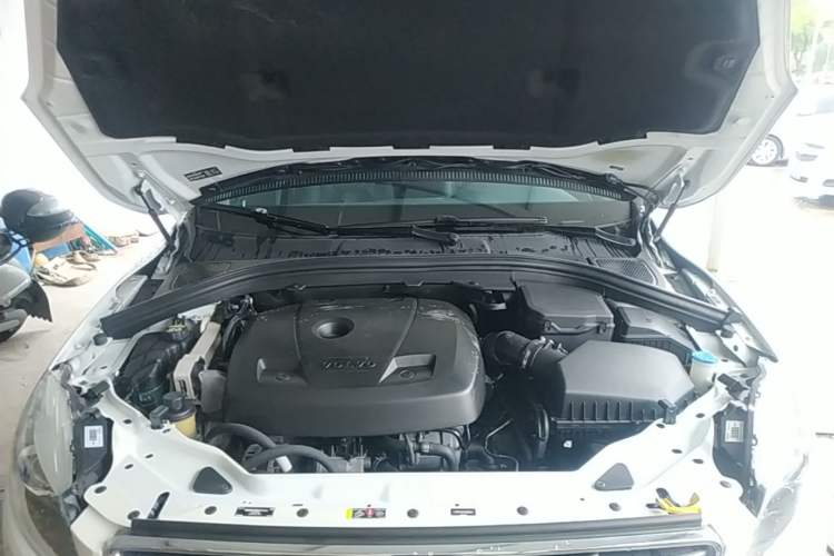 Used Volvo XC60 2017 T5 Smart Upgrade Edition Engine Bay
