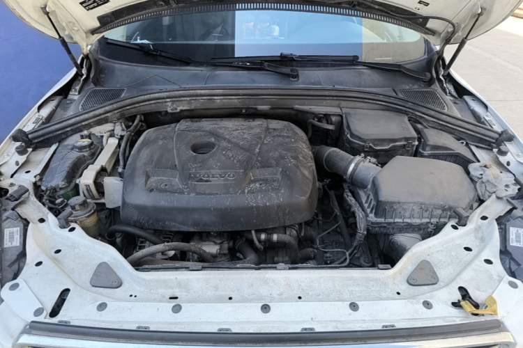 Used Volvo XC60 2017 T5 Smart Upgrade Edition Engine Bay