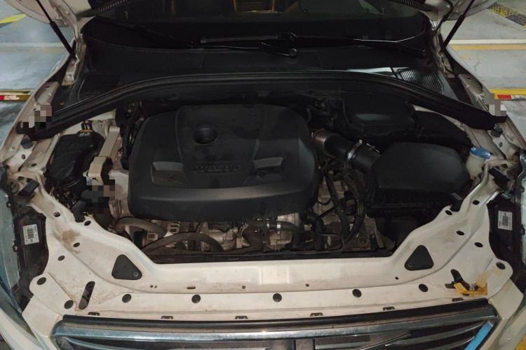 Used Volvo XC60 2017 T5 Smart Upgrade Edition Engine Bay