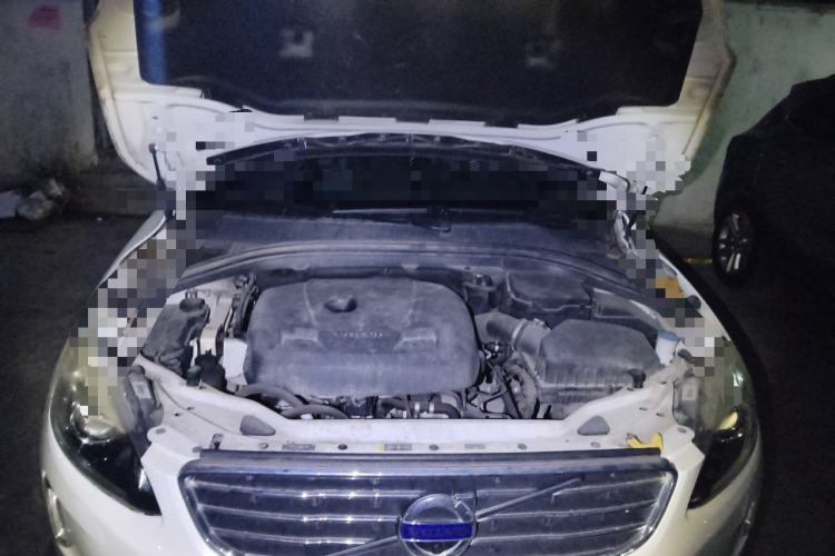 Used Volvo XC60 2017 T5 Smart Upgrade Edition Engine Bay