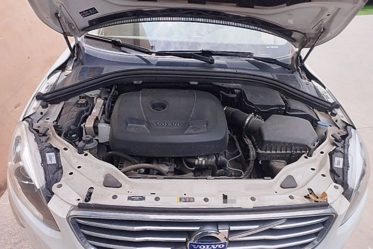 Used Volvo XC60 2017 T5 Smart Upgrade Edition Engine Bay