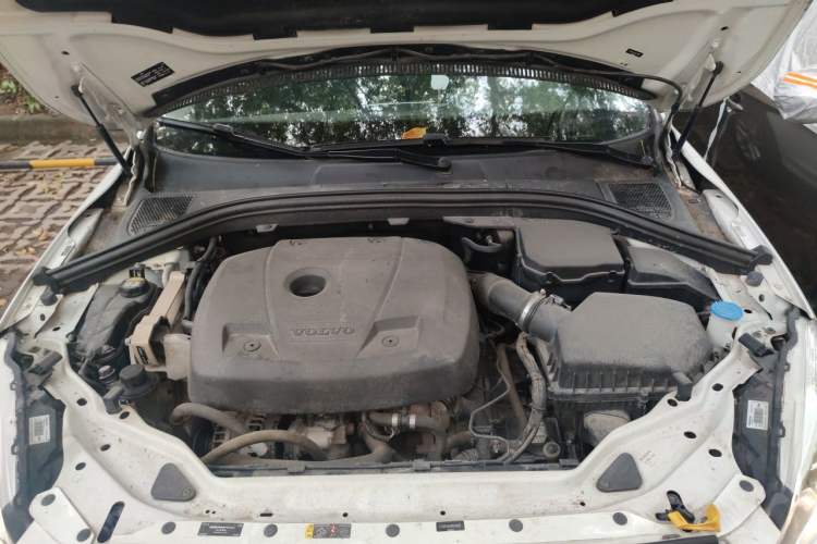 Used Volvo XC60 2017 T5 Smart Upgrade Edition Engine Bay